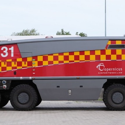 Ný Wiss Felix 8 x 8 flugvallaslökkvibifreið á Copernicusar flugvellinum í Wroclaw