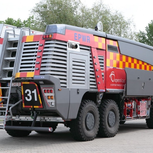 Ný Wiss Felix 8 x 8 flugvallaslökkvibifreið á Copernicusar flugvellinum í Wroclaw