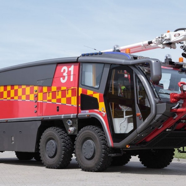 Ný Wiss Felix 8 x 8 flugvallaslökkvibifreið á Copernicusar flugvellinum í Wroclaw