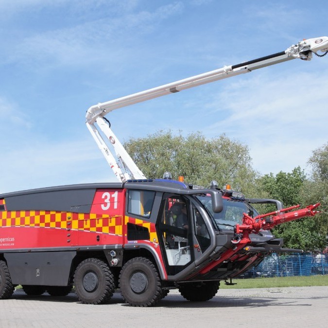 Ný Wiss Felix 8 x 8 flugvallaslökkvibifreið á Copernicusar flugvellinum í Wroclaw