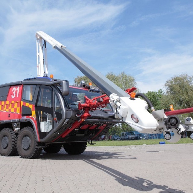 Ný Wiss Felix 8 x 8 flugvallaslökkvibifreið á Copernicusar flugvellinum í Wroclaw