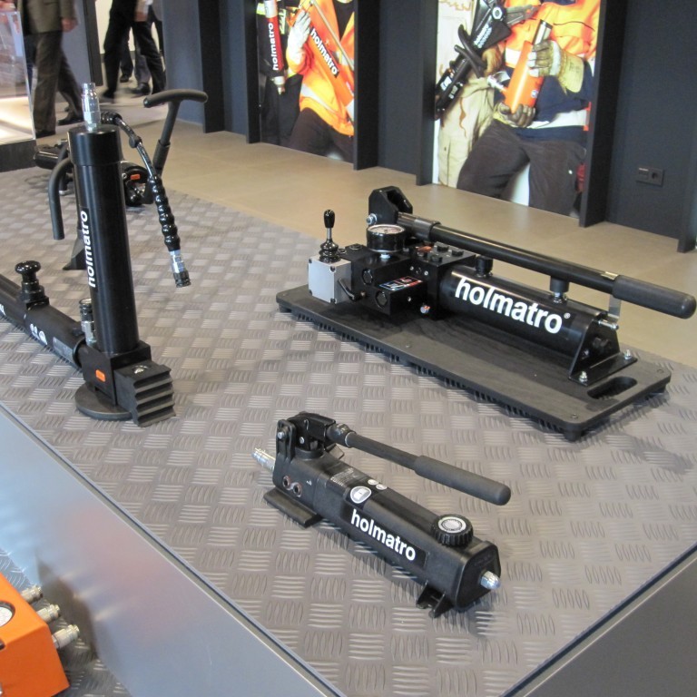 Holmatro handdælur fyrir ýmsan búnað fyrir sérsveitir