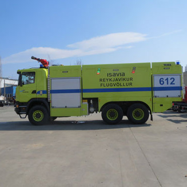 Reykjavíkurflugvallarbifreiðin á æfingarsvæði við verksmiðjuna