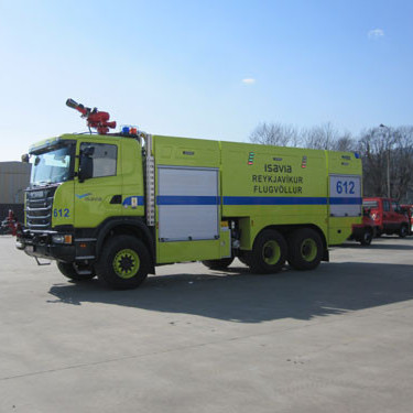 Reykjavíkurflugvallarbifreiðin á æfingarsvæði við verksmiðjuna