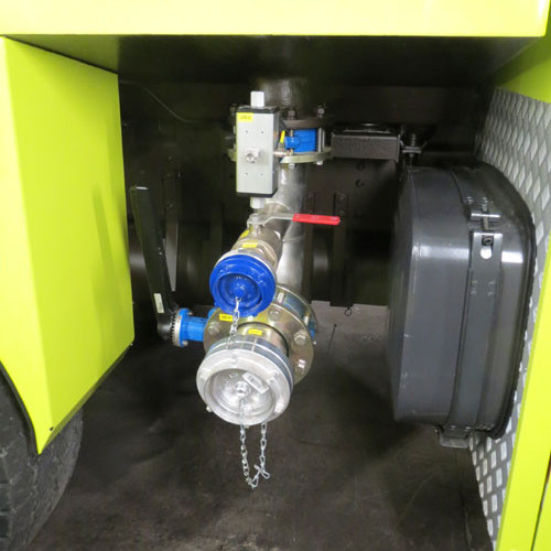 Inntök í vatnstank 125mm og 75mm.