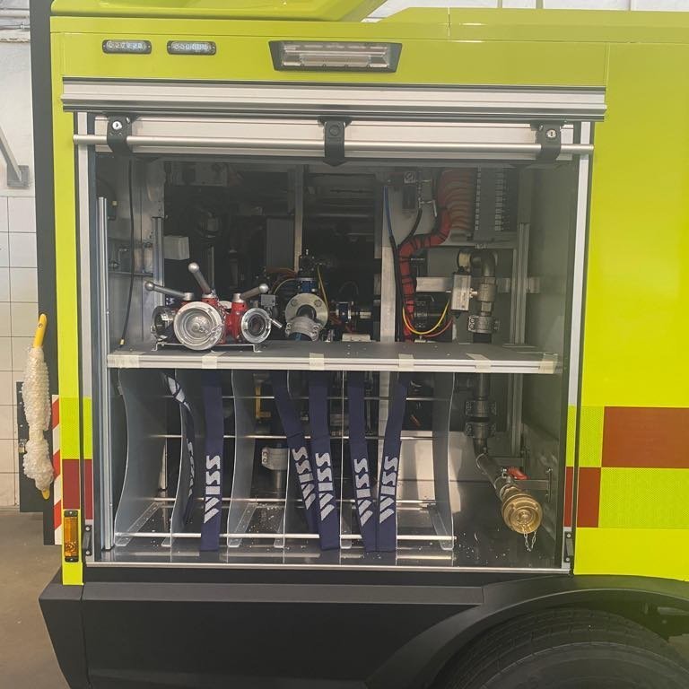 Aftari skápur hægra megin