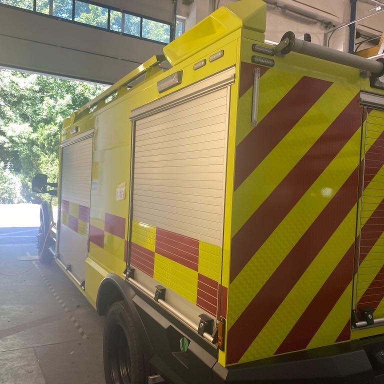 Vinstri hlið aftanfrá