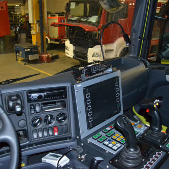 Stjórnborð í ökumannshúsi. Allar aðgerðir framkvæmdar hér.