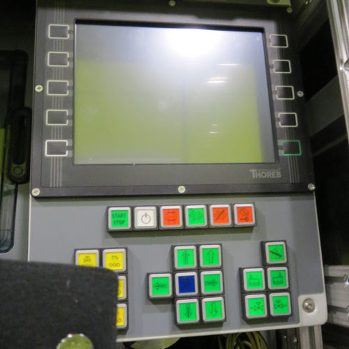 Stjórnborð í skáp vinstra megin