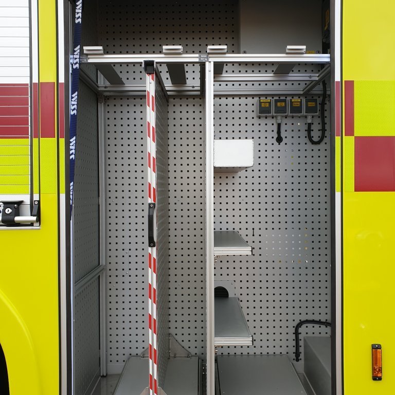 Aftasti skápur hægra megin