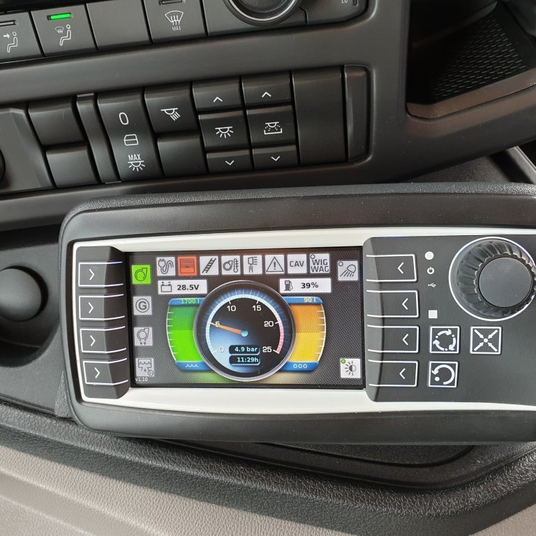 Opus upplýsingaskjár í ökumannshúsi