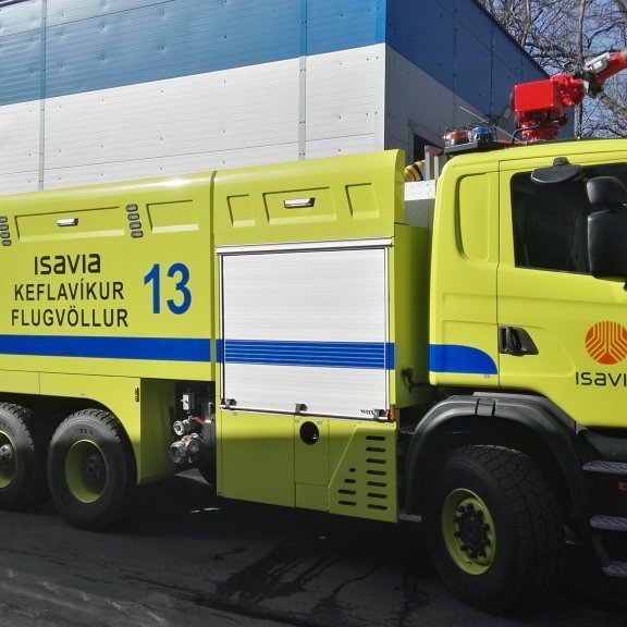 Isavia Flugvallaslökkvibifreð 10.000 l. 6000 l. dæla og CAFS froðukerfi