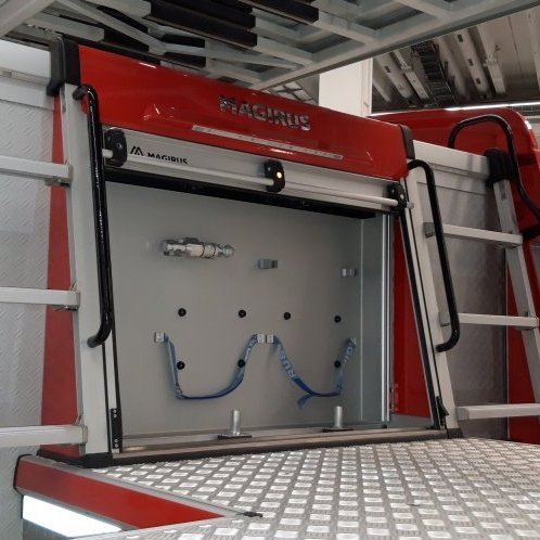 Magirus stigabifreið fyrir Slökkvilið Akraness og Hvalfjarðarsveitar. Lengsta stigabifreið sem flutt hefur verið til landsins fyrir slökkvilið.