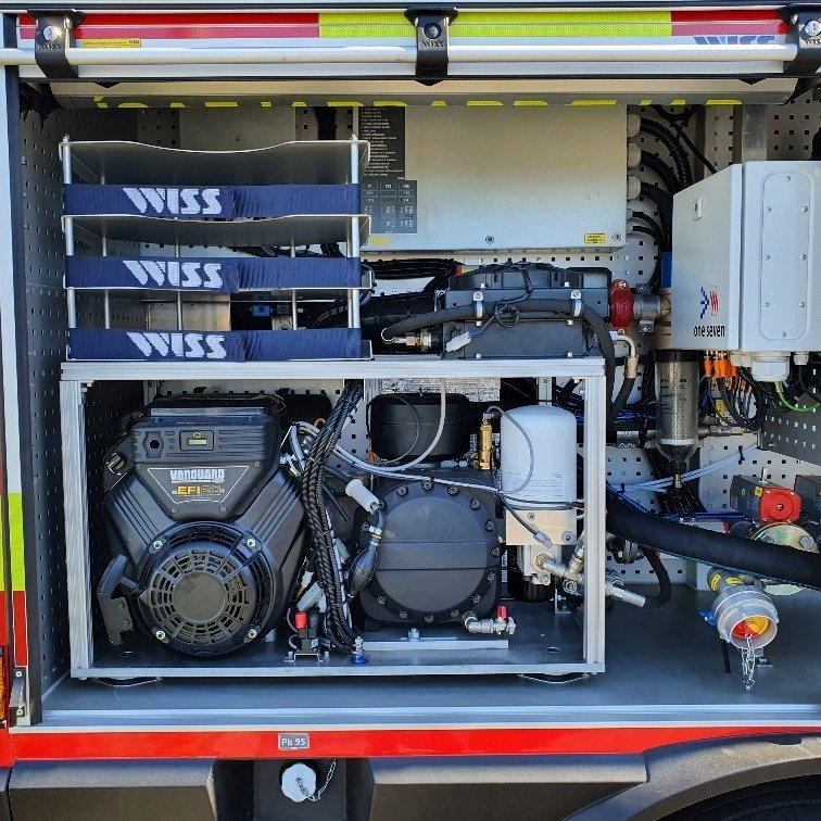 Skápur nr. 4 en þar er One Seven OS1000 slökkvikerfið.