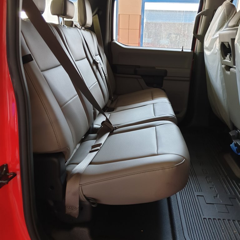 Aftursæti fyrir innréttingu