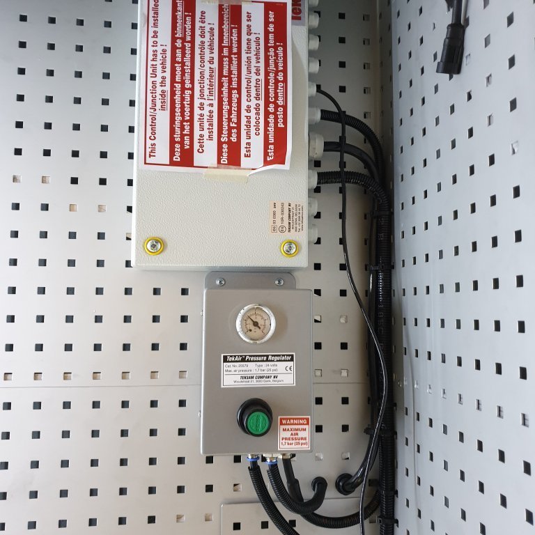 Loft og rafbúnaður fyrir ljósamastur