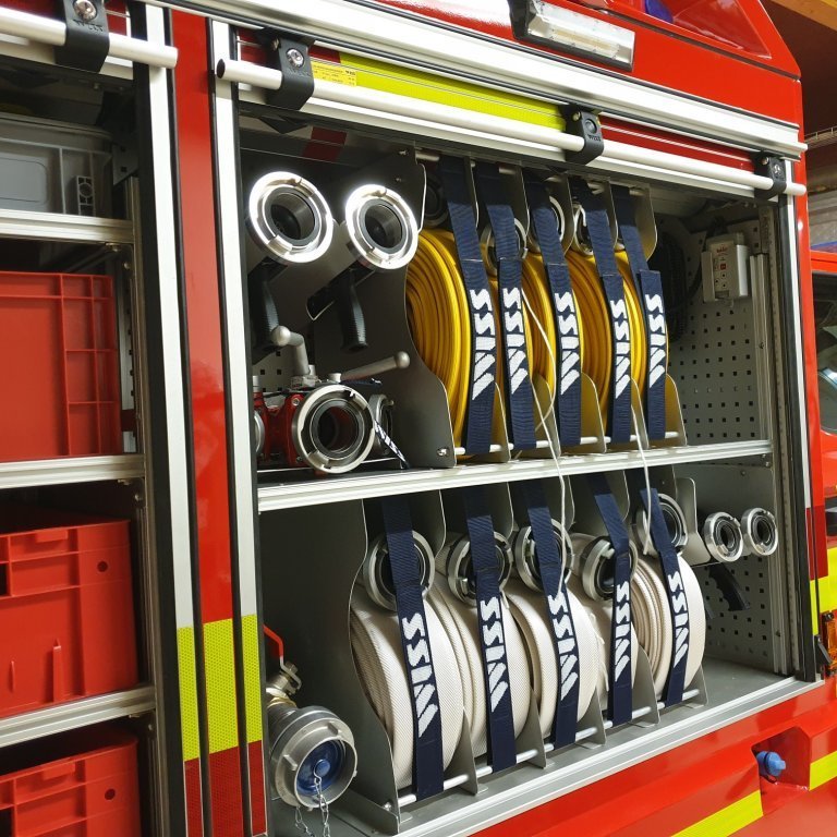 Slöngur og úðastútar komnir í skáp