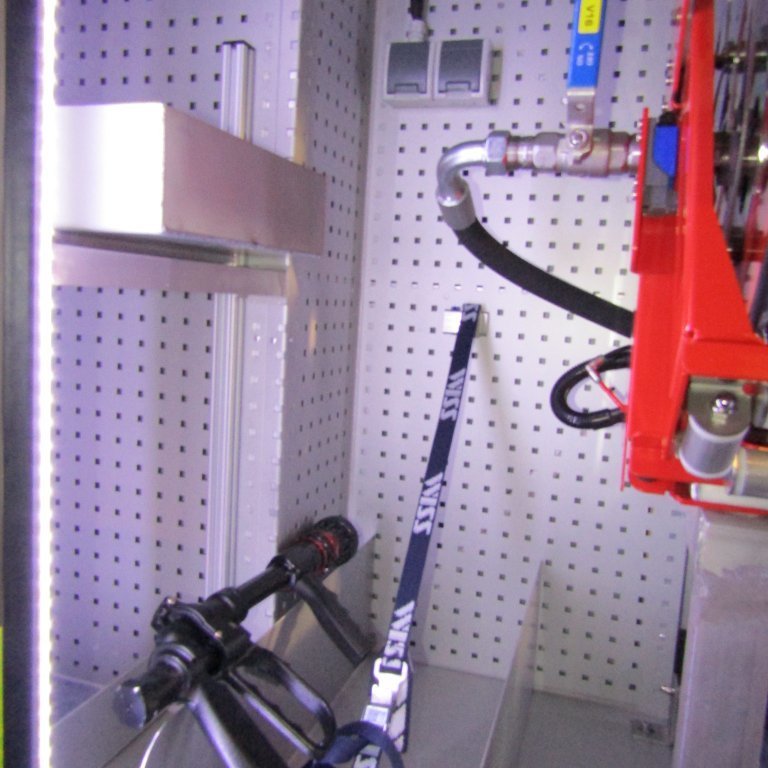 Skápur nr. 2 Háþrýstislöngukefli 1