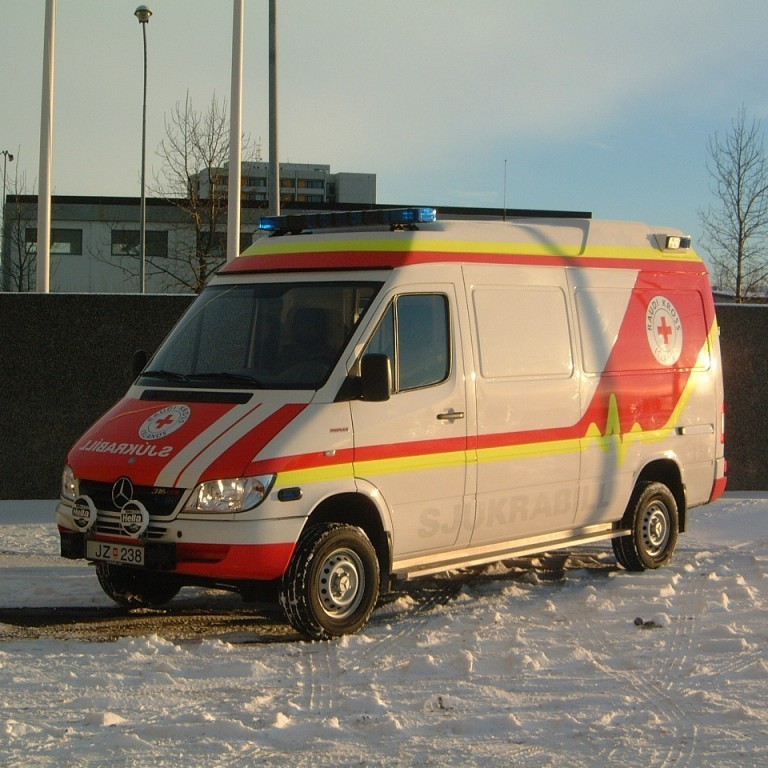 Profile MB Sprinter sjúkrabifreið 4x2 þær fyrstu af Sprinter gerð hérlendis. Komu til landsins 2004