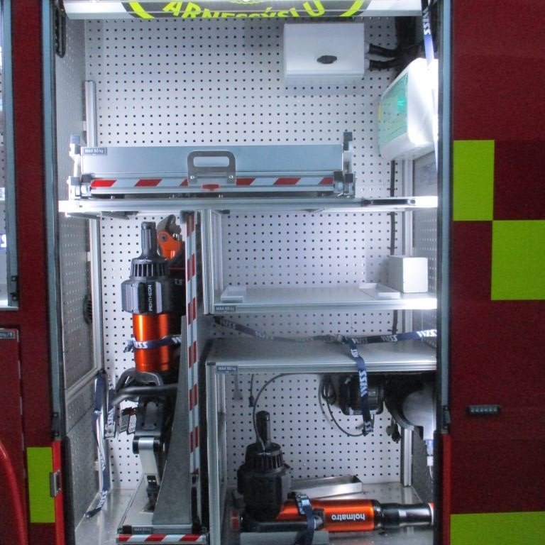 Fremsti skápur hægra megin