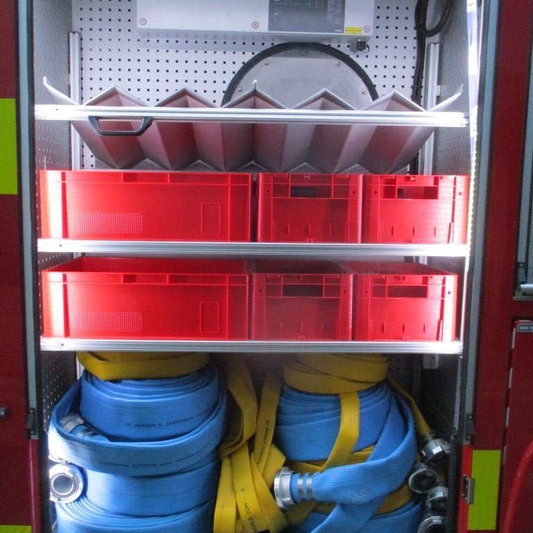 Fremsti skápur vinstra megin