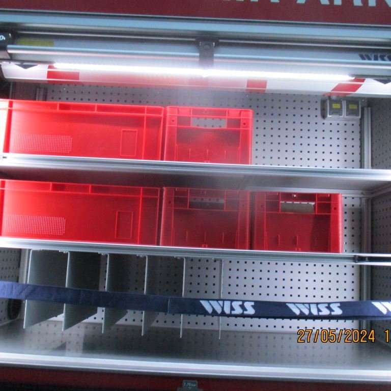 Miðskápur hægra megin