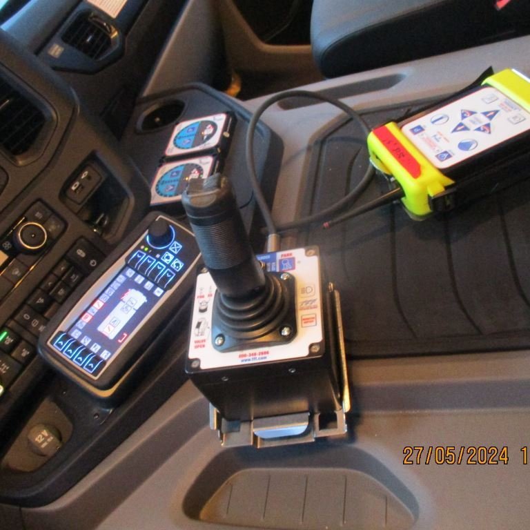 Stýribúnaður mónitóra