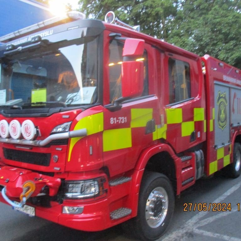 Vinstri-og framhlið