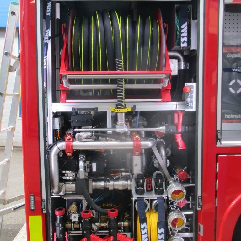 Aftasti skápur hægra megin