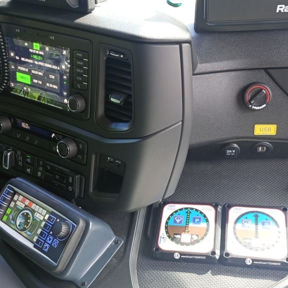 Stýriskjár frammí