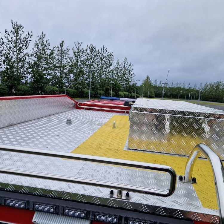 Þak og verkfærakassi