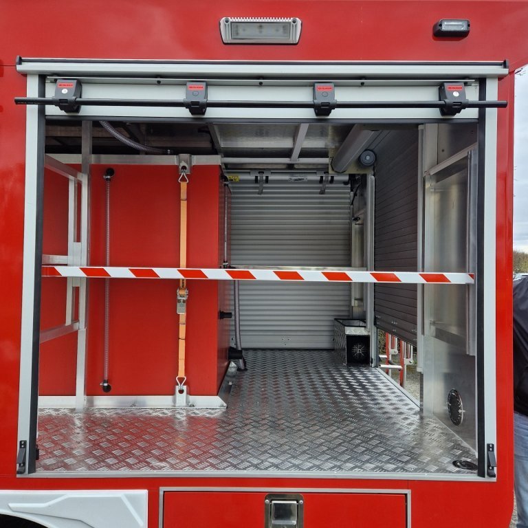 Afturskápur vinstramegin