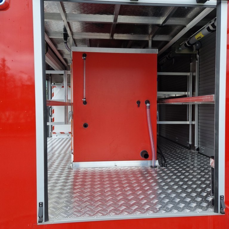 Bakskápur fyrir ísetningu dælubúnaðar