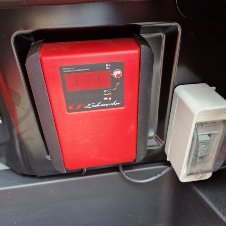 Hleðslutæki 12V DC