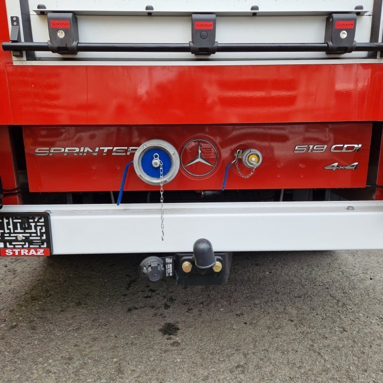 Inntök vatns og froðu