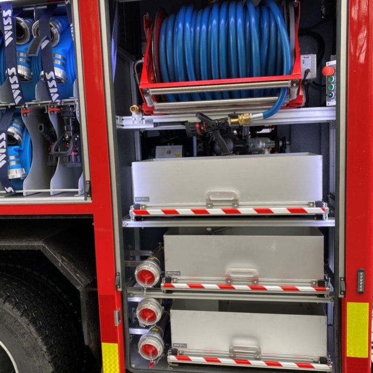 Aftasti skápur vinstramegin