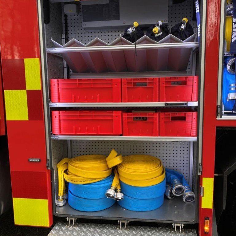 Fremsti skápur vinstramegin