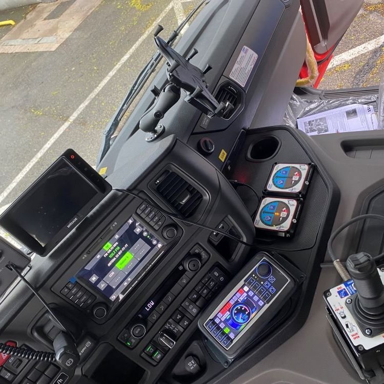 Mælaborð stýripinnar og skjáir