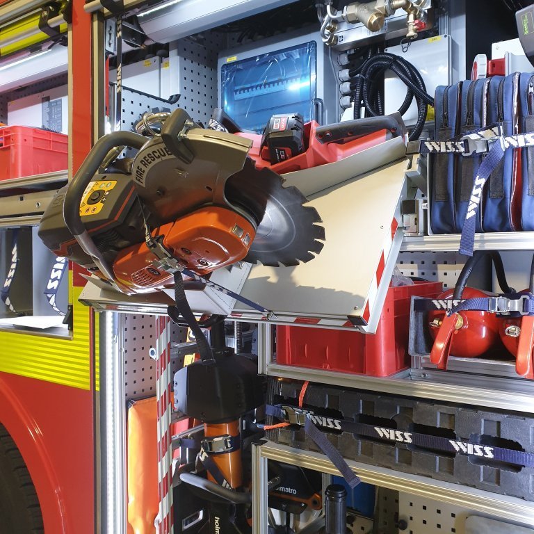 Sagir á fellanlegri útdraganlegri hillu í skáp nr. 7