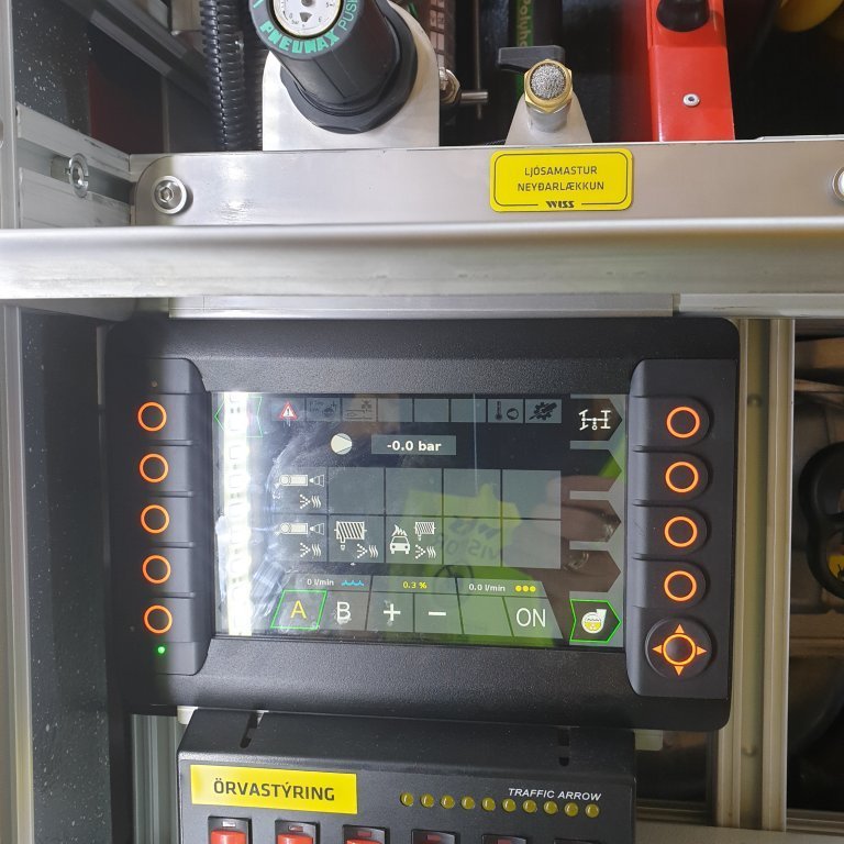 One Seven stjórnskjárinn