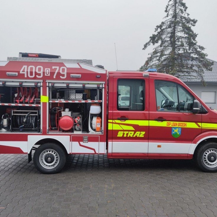 Undanfaraslökkvi og björgunarbifreiðar á ýmsum gerðum undirvagna.