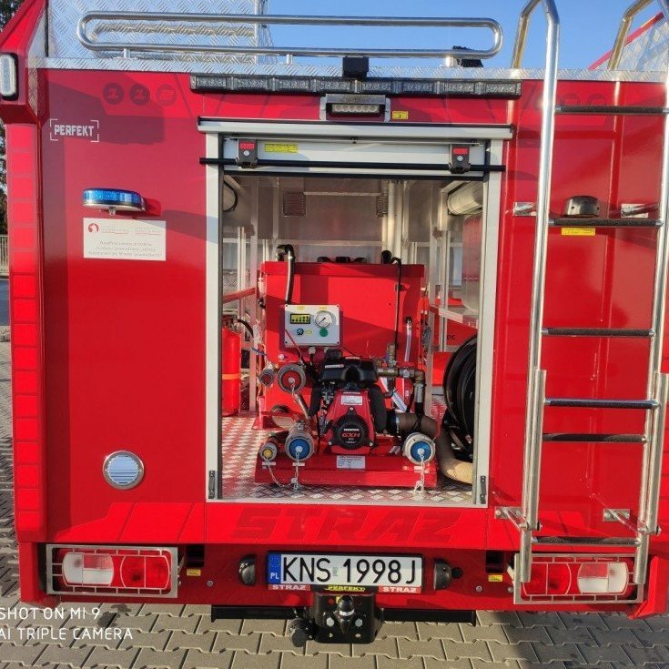 Undanfaraslökkvi og björgunarbifreiðar á ýmsum gerðum undirvagna.