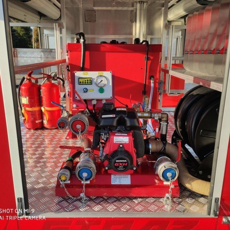 Undanfaraslökkvi og björgunarbifreiðar á ýmsum gerðum undirvagna.