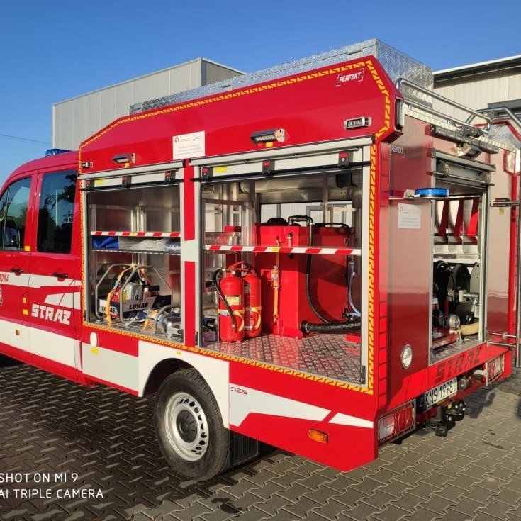 Undanfaraslökkvi og björgunarbifreiðar á ýmsum gerðum undirvagna.