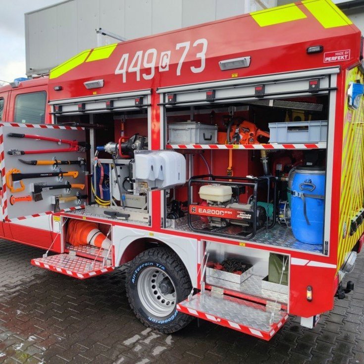 Undanfaraslökkvi og björgunarbifreiðar á ýmsum gerðum undirvagna.