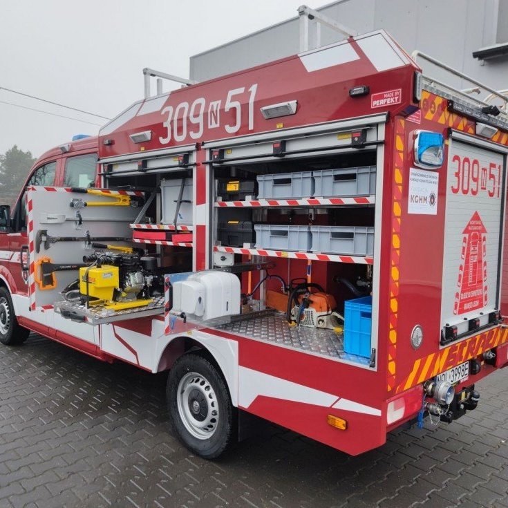 Undanfaraslökkvi og björgunarbifreiðar á ýmsum gerðum undirvagna.