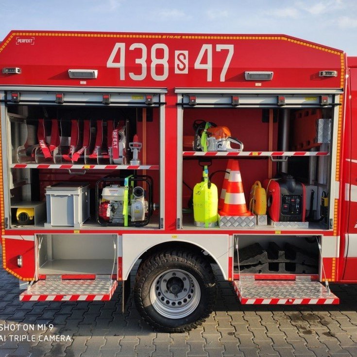 Undanfaraslökkvi og björgunarbifreiðar á ýmsum gerðum undirvagna.