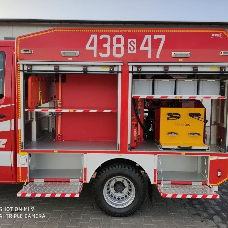 Undanfaraslökkvi og björgunarbifreiðar á ýmsum gerðum undirvagna.