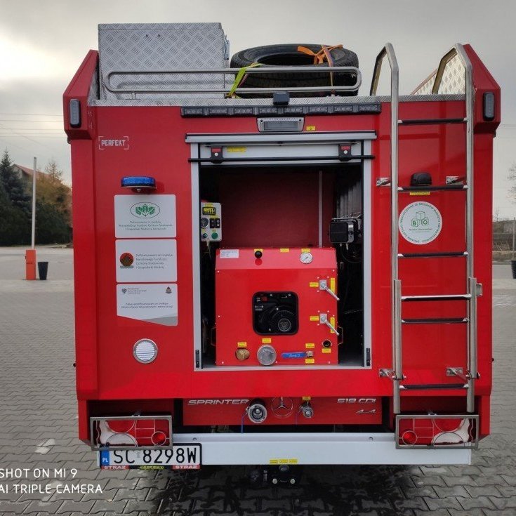 Undanfaraslökkvi og björgunarbifreiðar á ýmsum gerðum undirvagna.