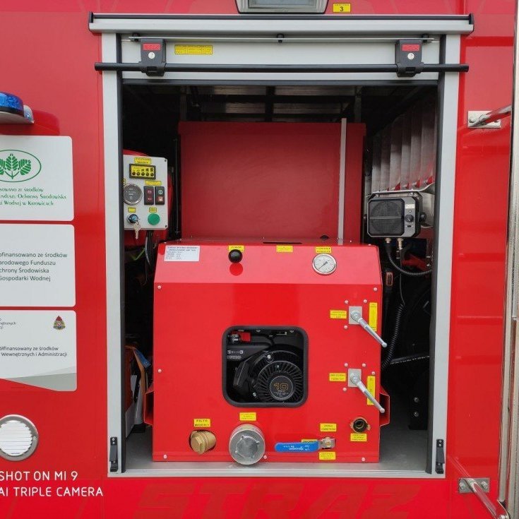 Undanfaraslökkvi og björgunarbifreiðar á ýmsum gerðum undirvagna.